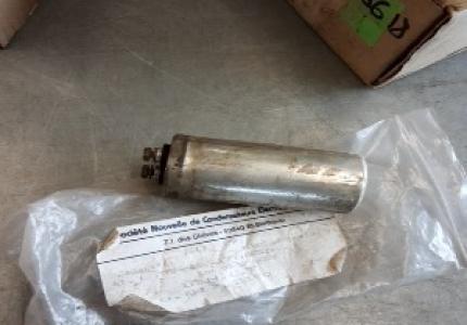 CONDENSATEUR EC 1500MF 100V