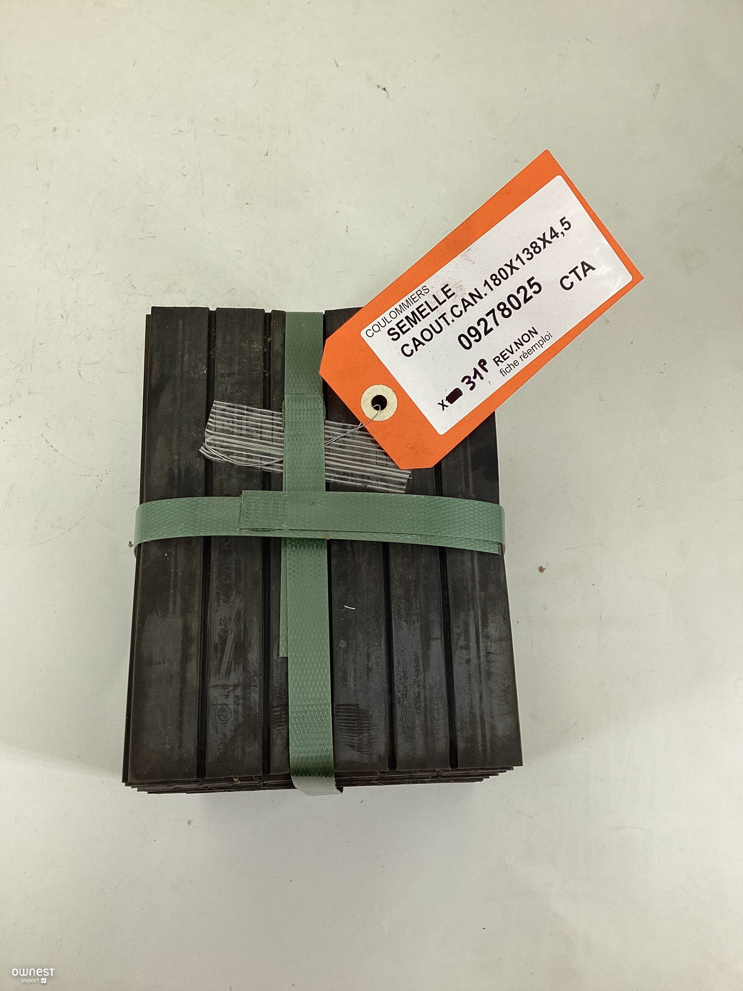 SEMELLE CAOUT.CAN.180X138X4,5