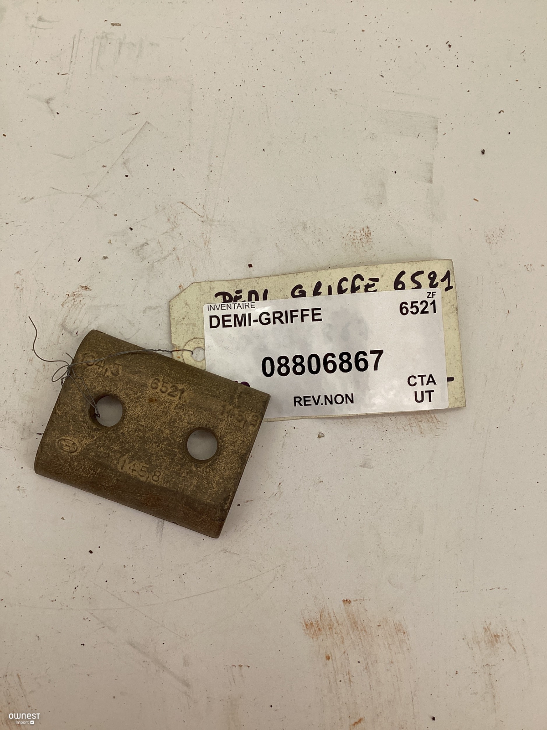 DEMI-GRIFFE               6521