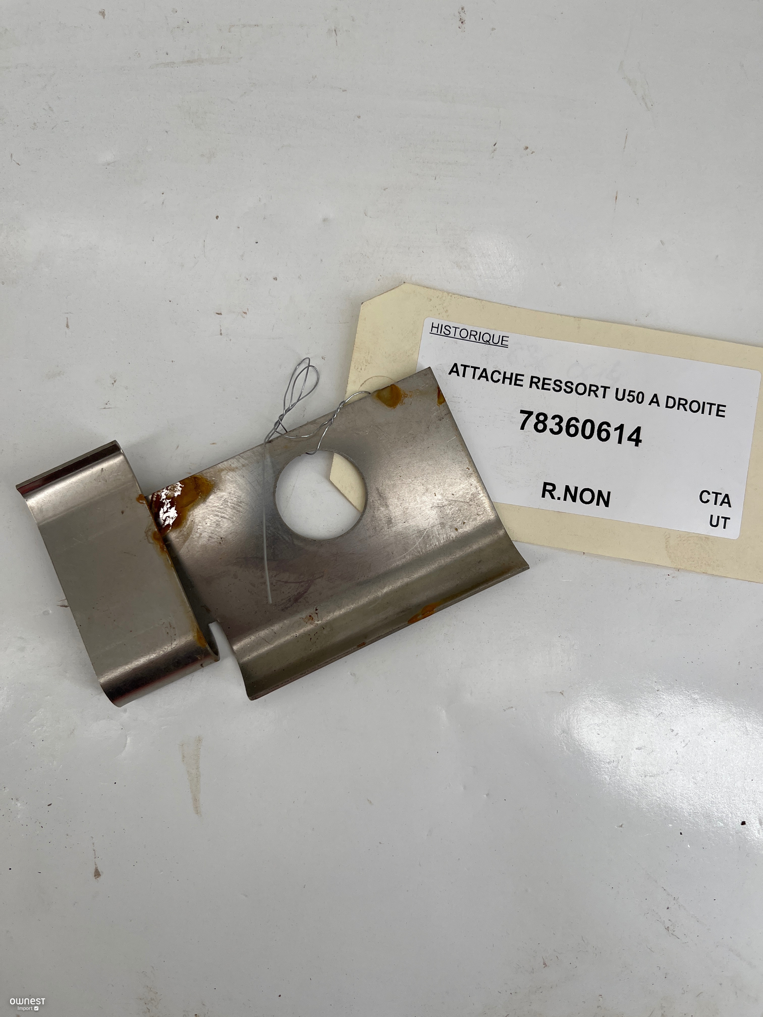 ATTACHE RESSORT U50 A DROITE