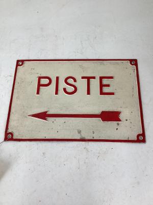 PLAQUE PISTE (FLECHE A GAUC)MP